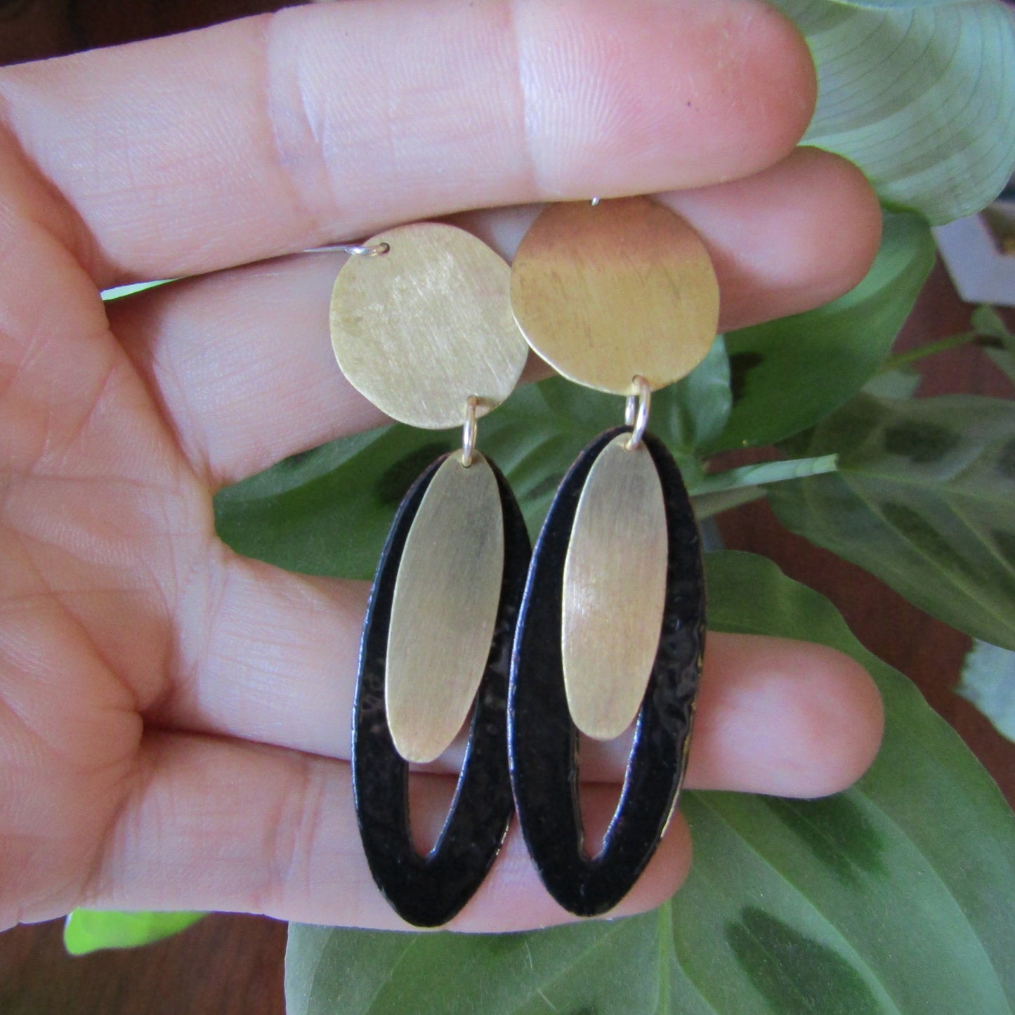 Danza Oval en Negro