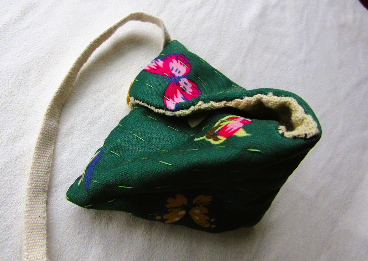 Keeper Floral Triangular