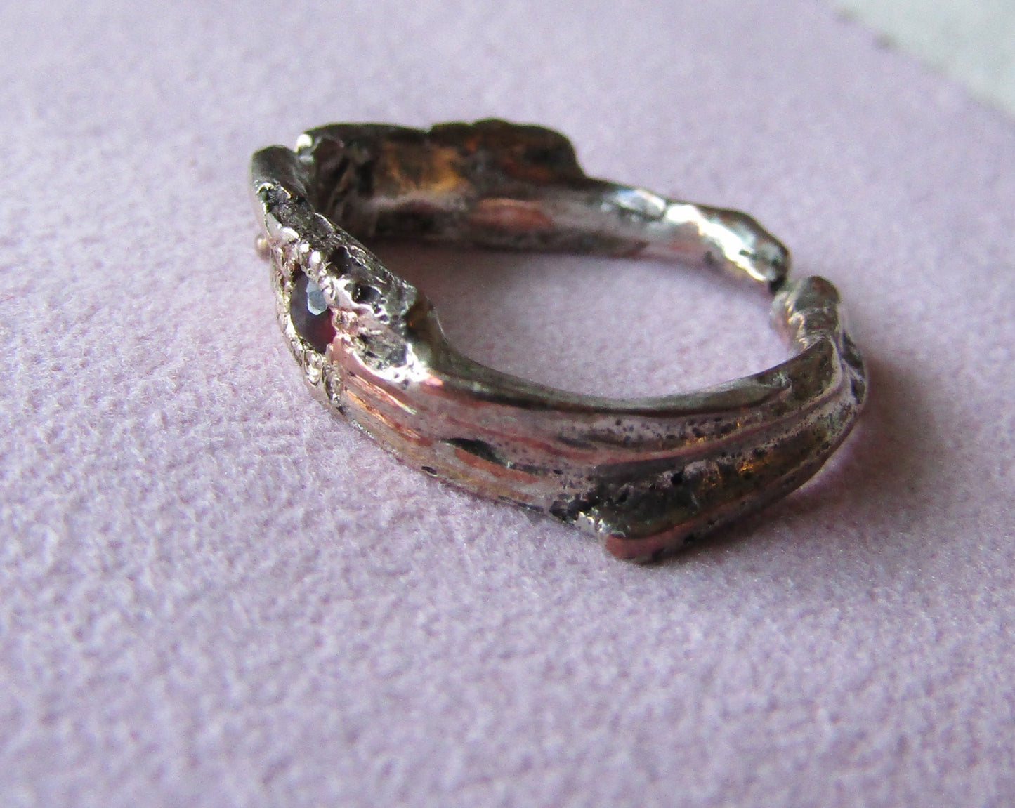 Anillo Raíz Ardiente