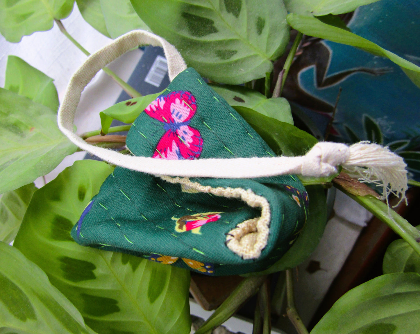 Keeper Floral Triangular
